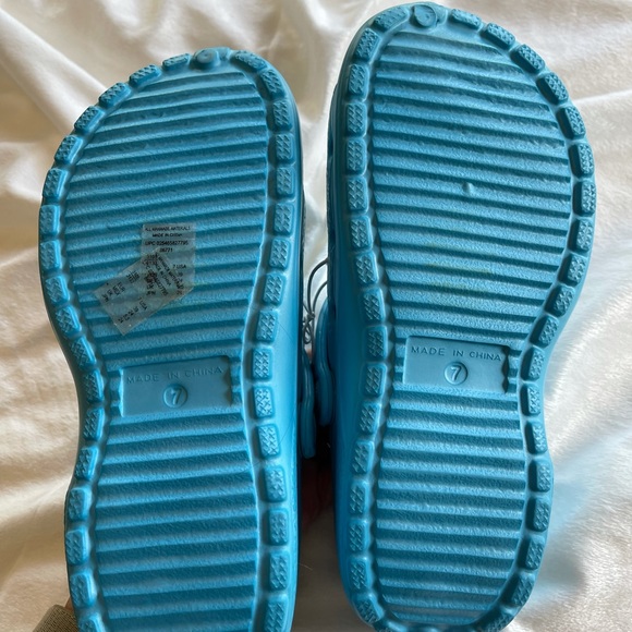 Clogs - Picture 5 of 6